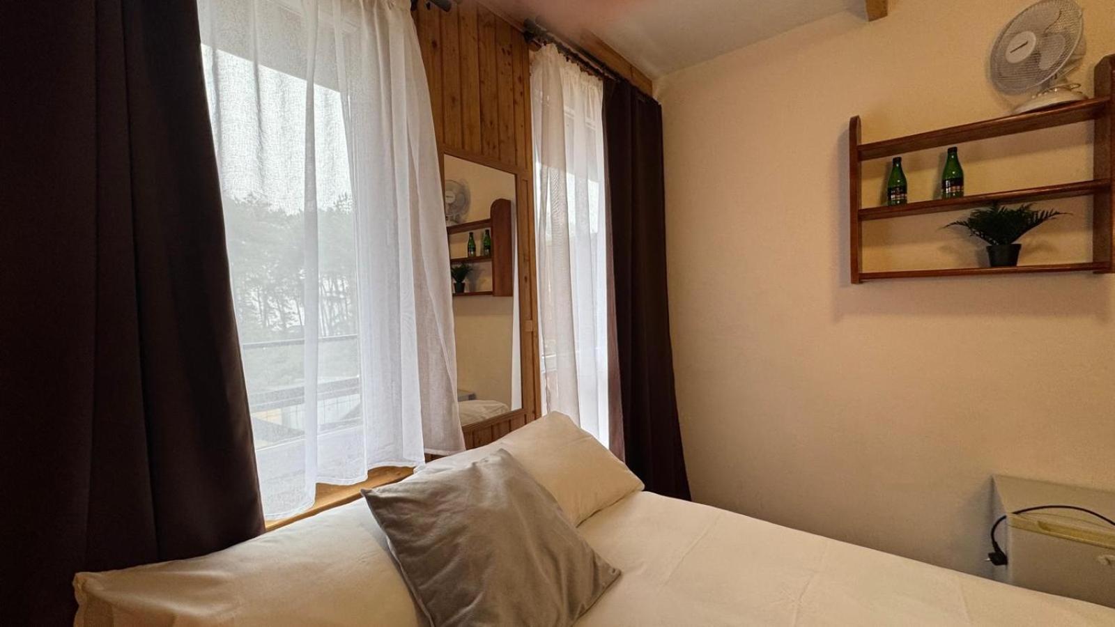 Powidz Lakeside Hotel & Restaurant エクステリア 写真
