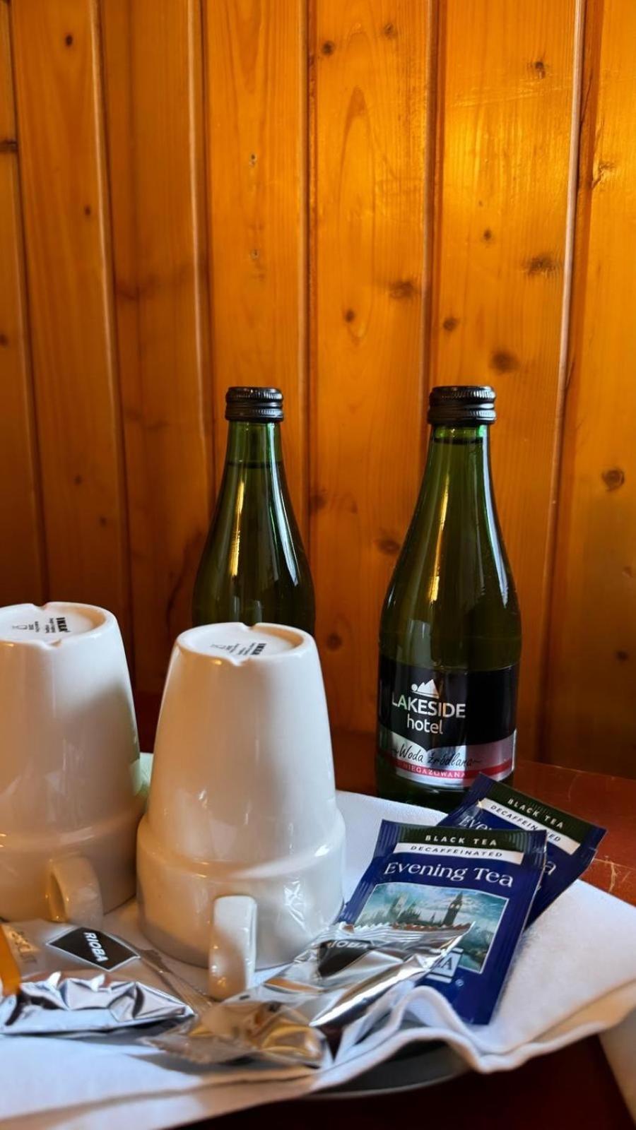 Powidz Lakeside Hotel & Restaurant エクステリア 写真