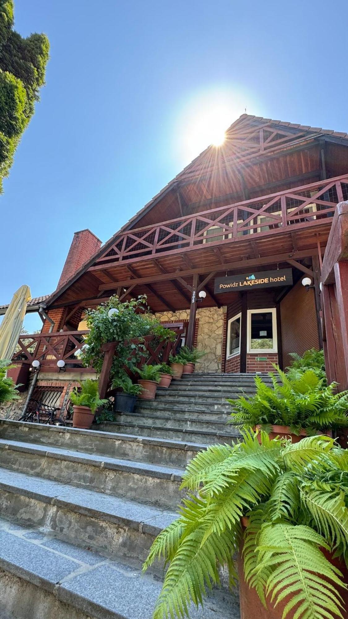Powidz Lakeside Hotel & Restaurant エクステリア 写真